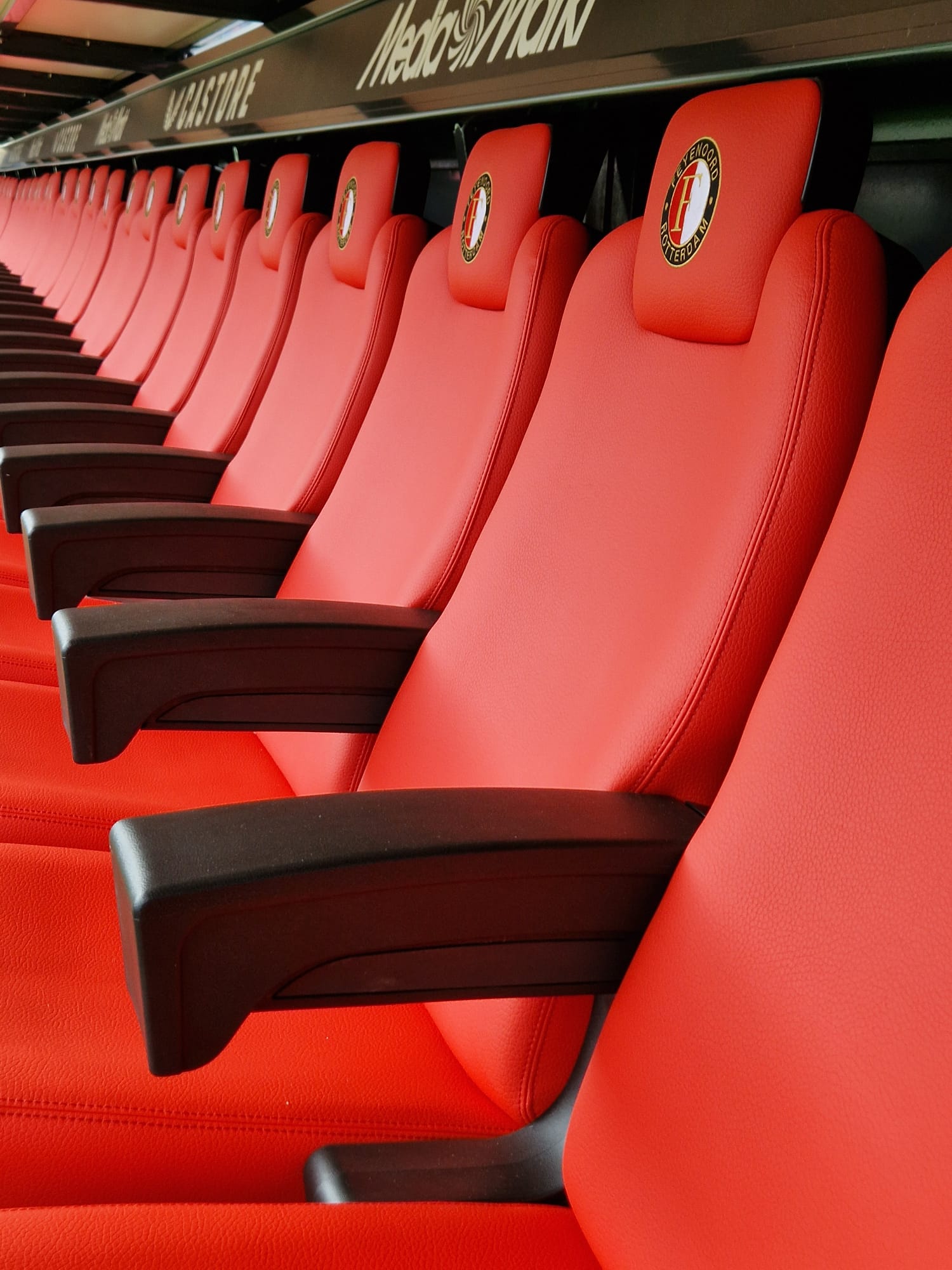 Business seats met logo en stoelverwarming