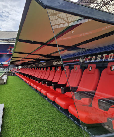 18 meter dugout met business seats